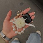 جاسوئیچی و چارم بگ طرح گل حریر و مروارید